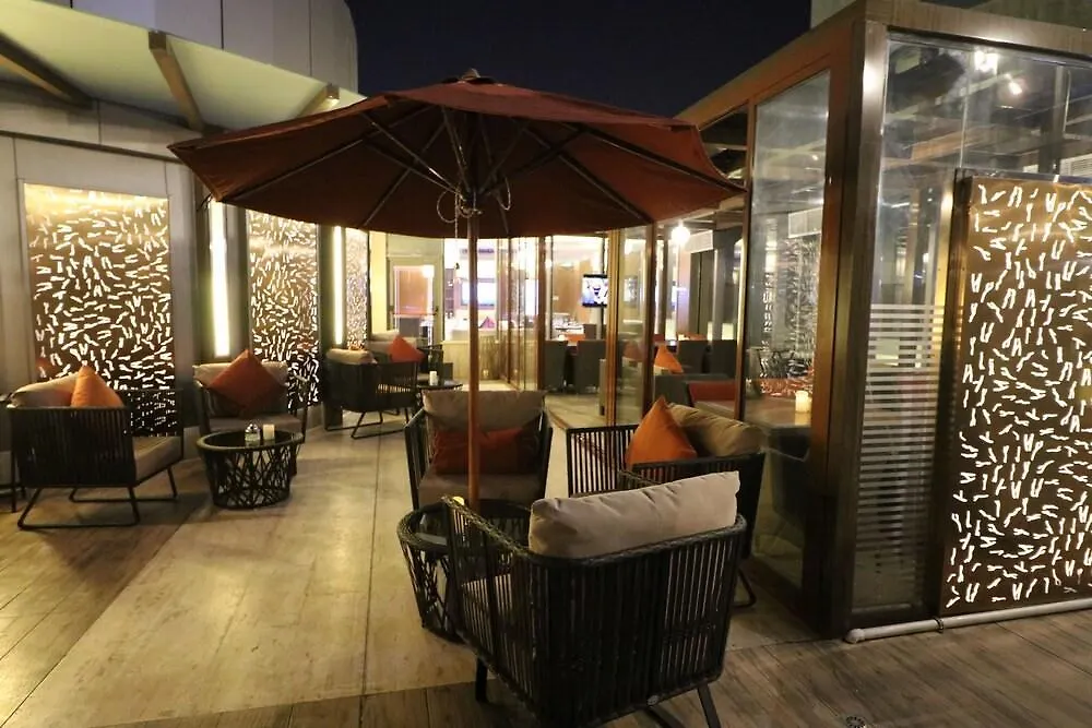 Paradise Elite Hotel Al-Tahlia Jeddah 4*,