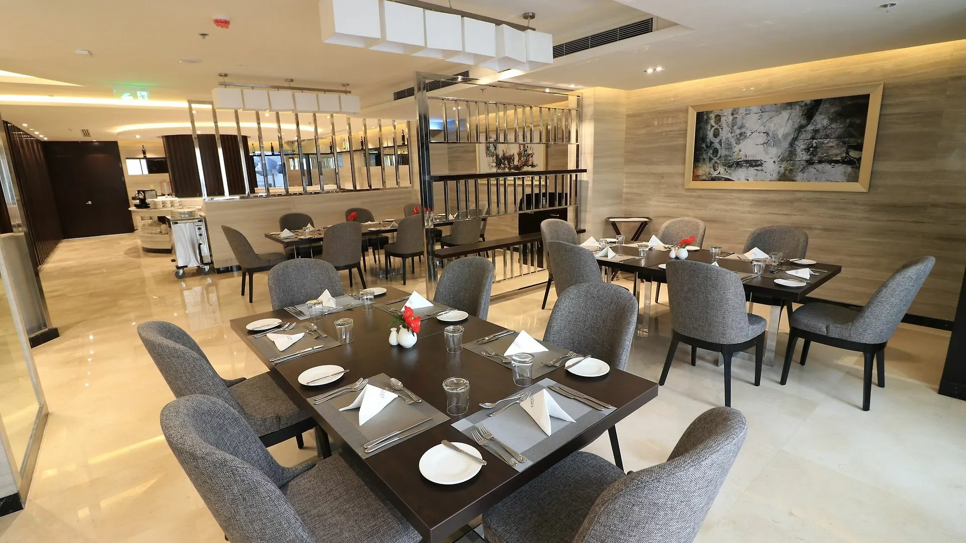 Paradise Elite Hotel Al-Tahlia Jeddah 4*,